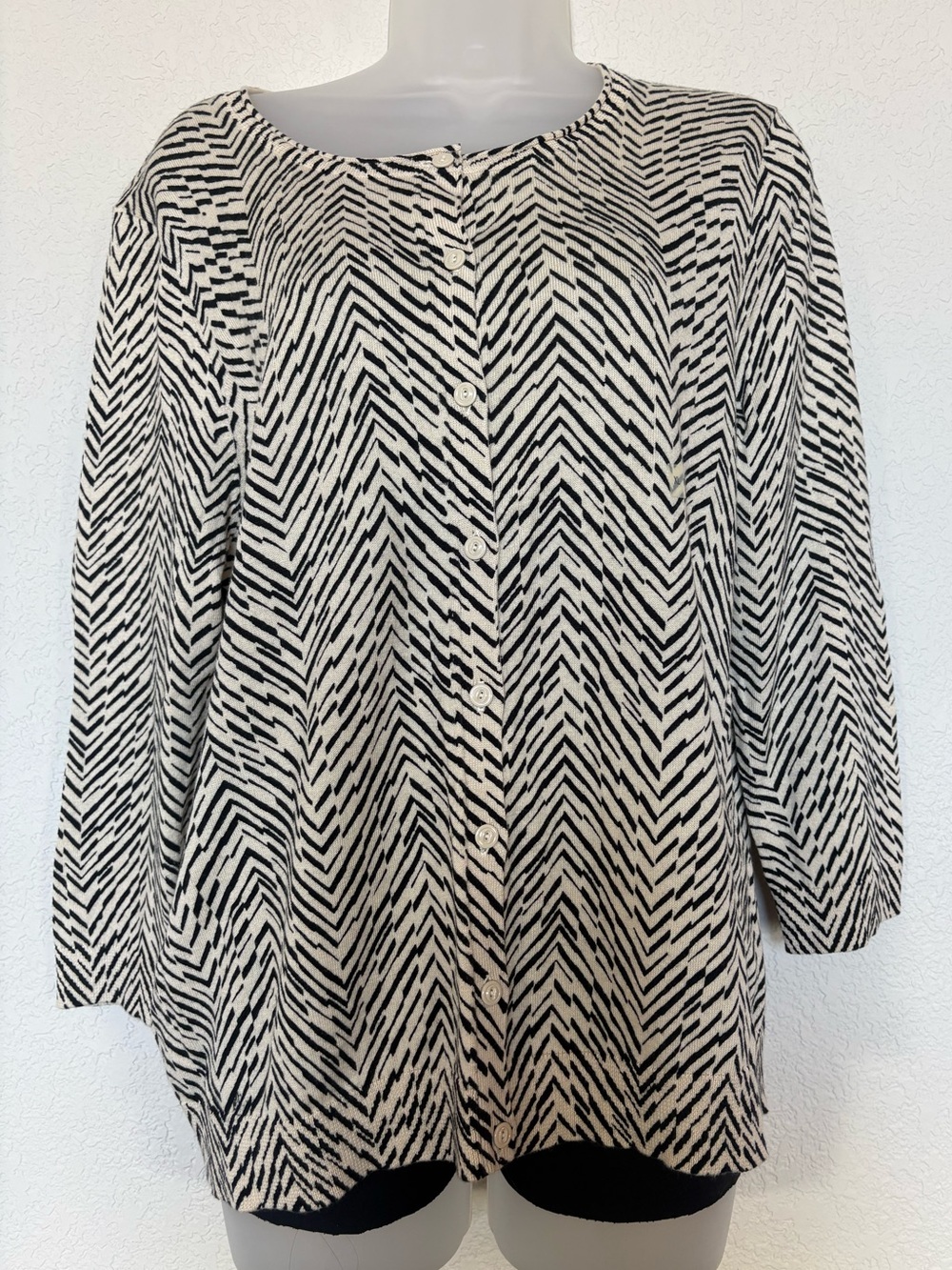 LOFT Black and Cream  Button-Front Top